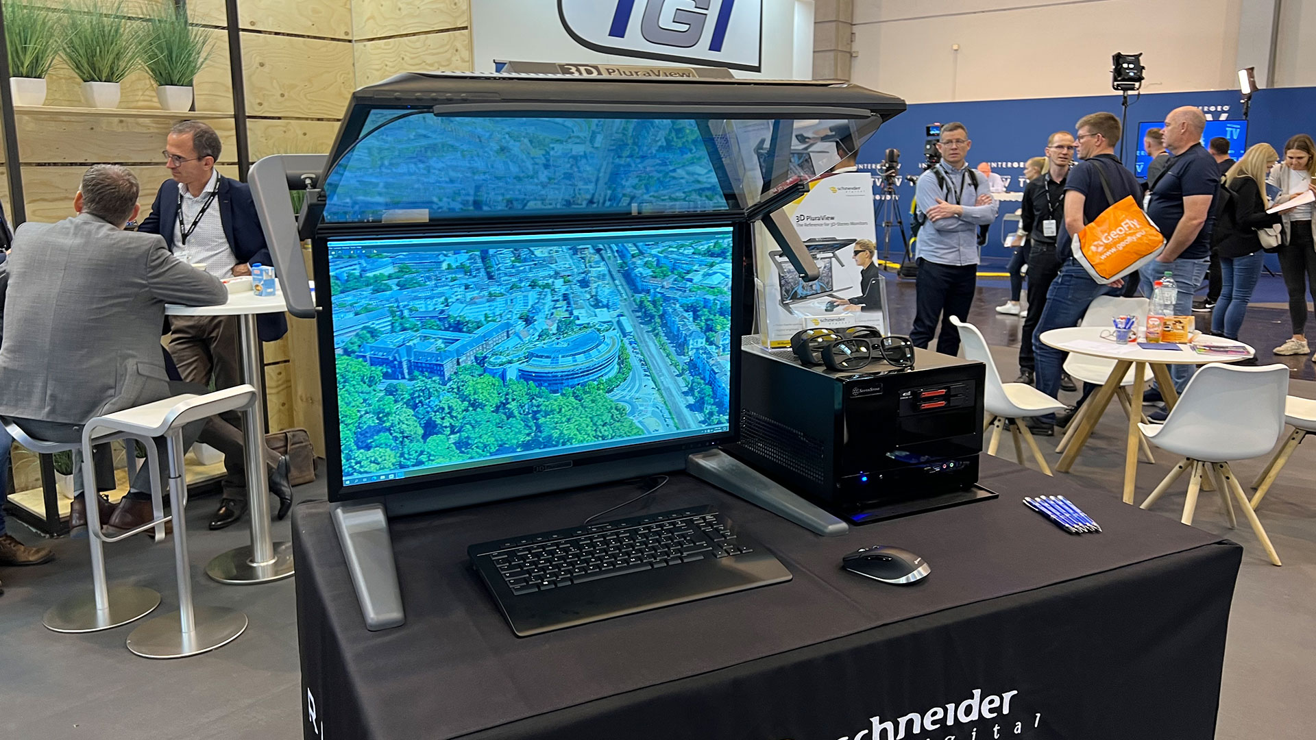 Schneider Digital Review INTERGEO 2022: 3D PluraView live