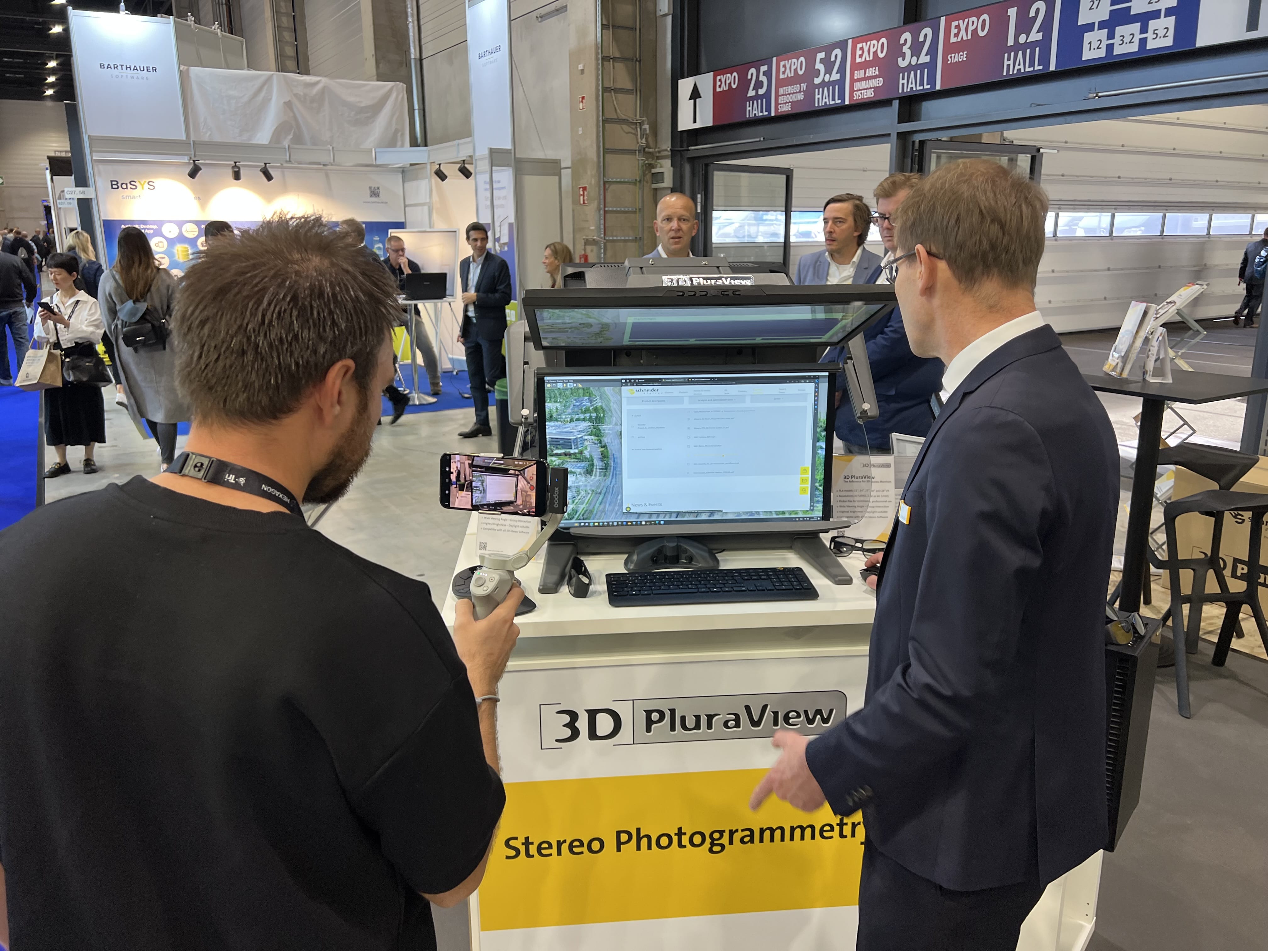 Schneider Digital Review INTERGEO 2023: 3D PluraView live